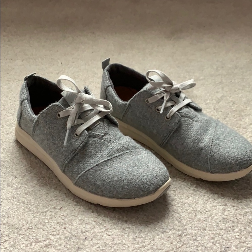 Toms grey sneakers